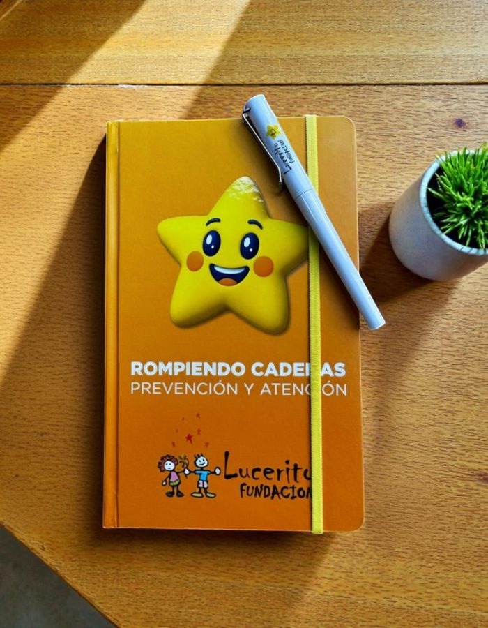 Libreta y lapicero